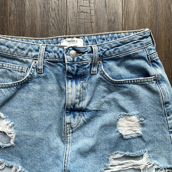 Forever 21 Denim Shorts 28 - Picture 4 of 6